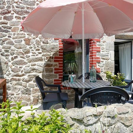 La Quinardais - Charmante Maison Avec Terrasse Saint-Samson-sur-Rance Экстерьер фото