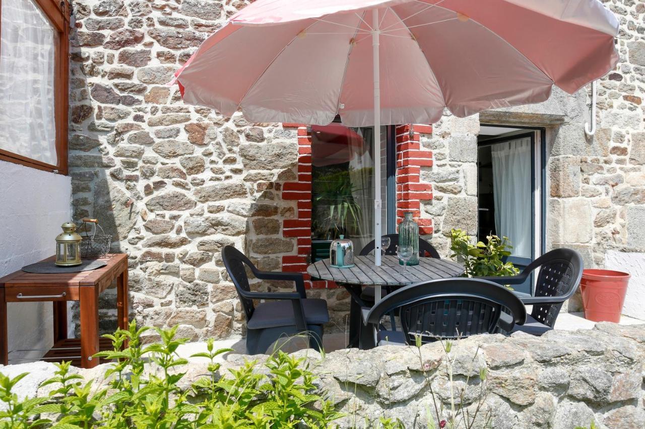 La Quinardais - Charmante Maison Avec Terrasse Saint-Samson-sur-Rance Экстерьер фото