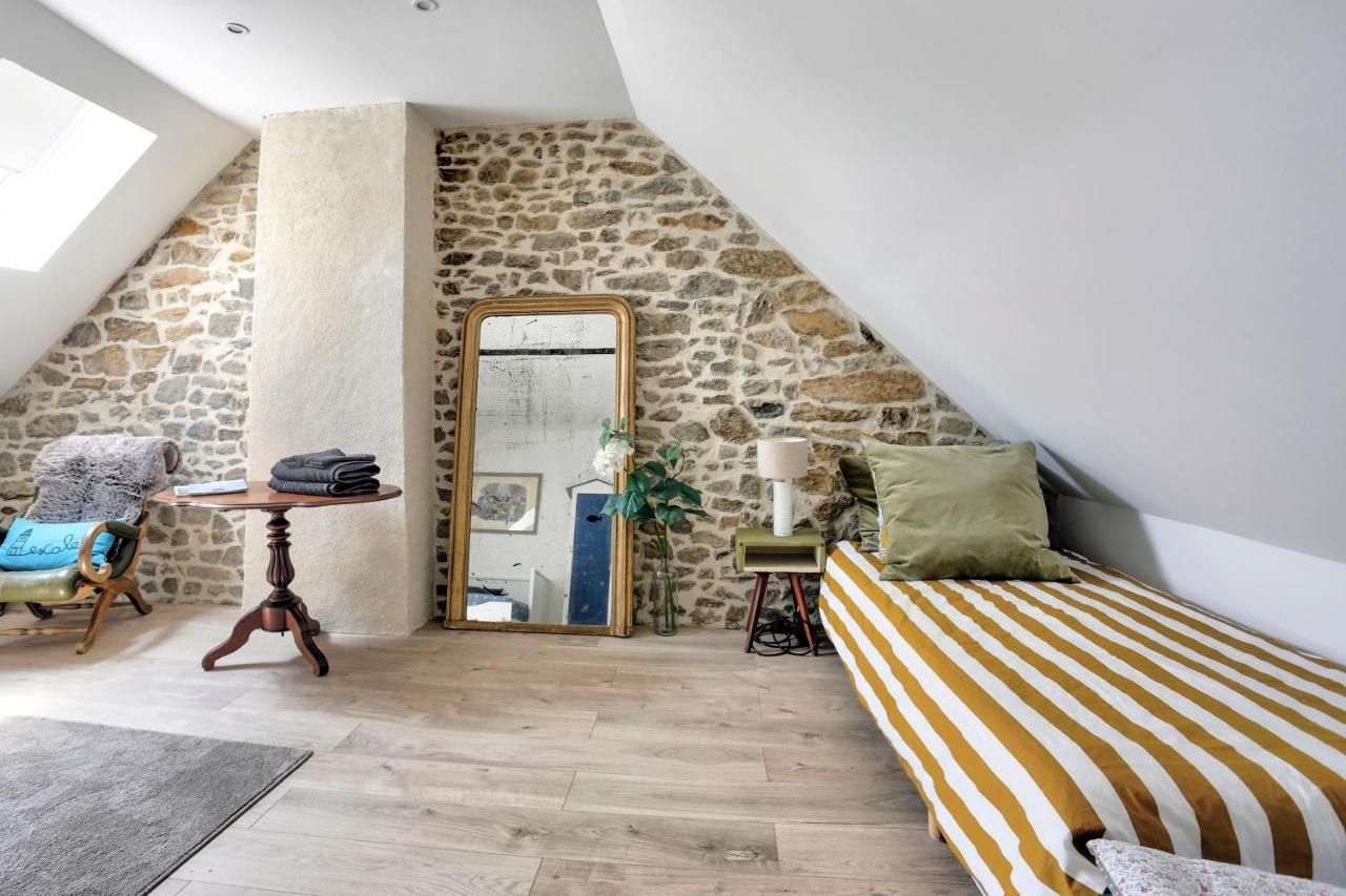 La Quinardais - Charmante Maison Avec Terrasse Saint-Samson-sur-Rance Экстерьер фото