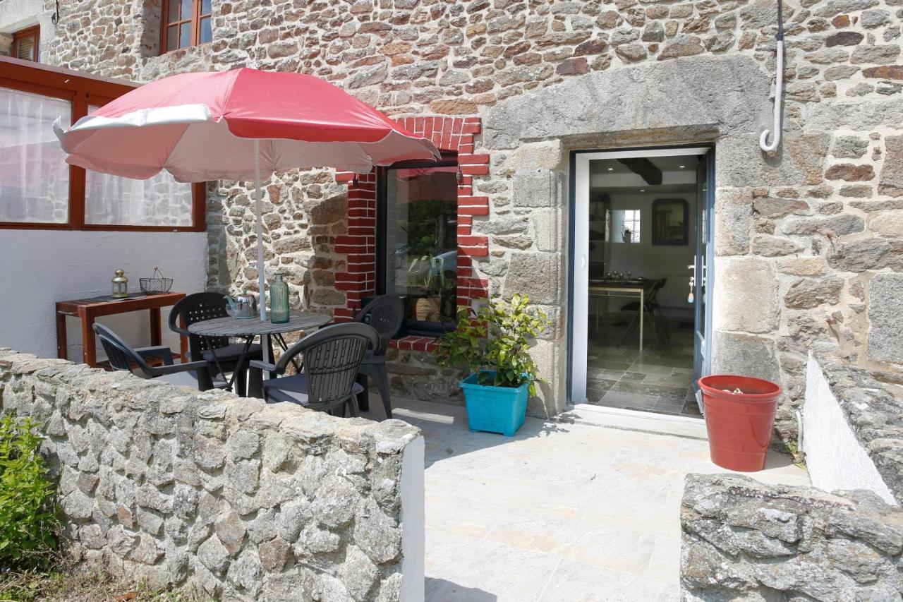 La Quinardais - Charmante Maison Avec Terrasse Saint-Samson-sur-Rance Экстерьер фото